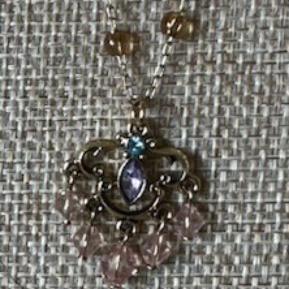 Vintage Gold-Finish Chandelier Pendant and Earrings Set - Picture 4 of 7